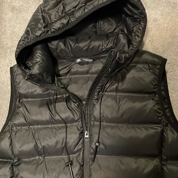 SOLD ZARA Puffer Vest - Picture 2 of 3